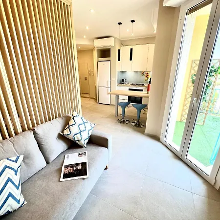 N&m Con Posteggio Gratuito アパート